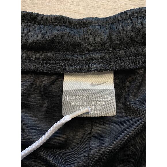 Vintage Silver Tag Nike Junior Boys Black Red Basketball Shorts Large No Pockets - Picture 5 of 5